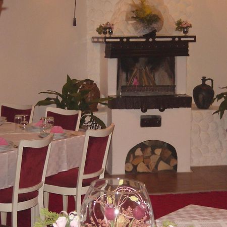 B&B Villa Pipacs Feketić Екстериор снимка