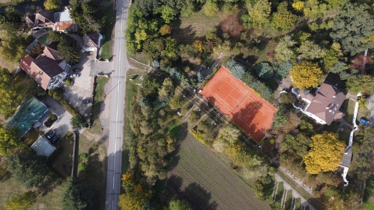 B&B Villa Pipacs Feketić Екстериор снимка