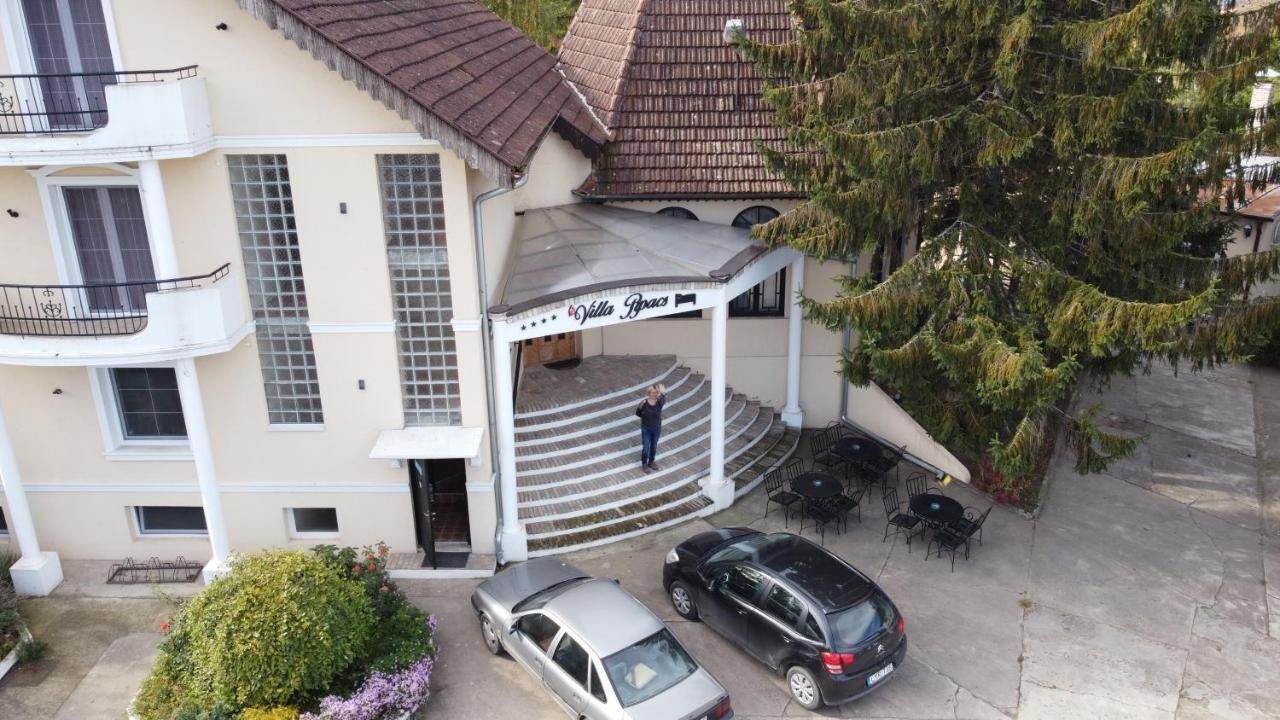 B&B Villa Pipacs Feketić Екстериор снимка