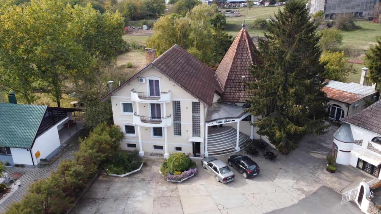B&B Villa Pipacs Feketić Екстериор снимка