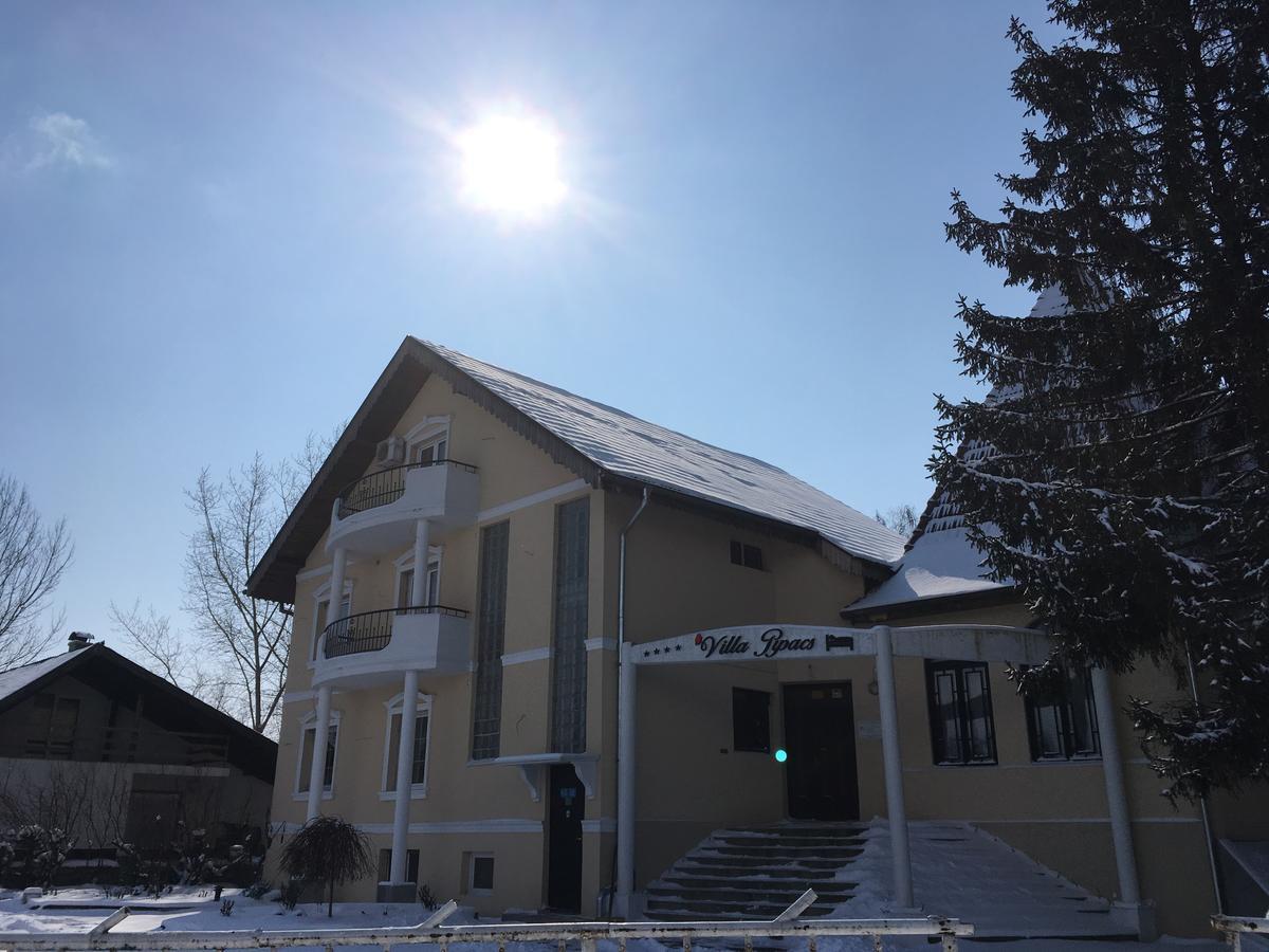 B&B Villa Pipacs Feketić Екстериор снимка