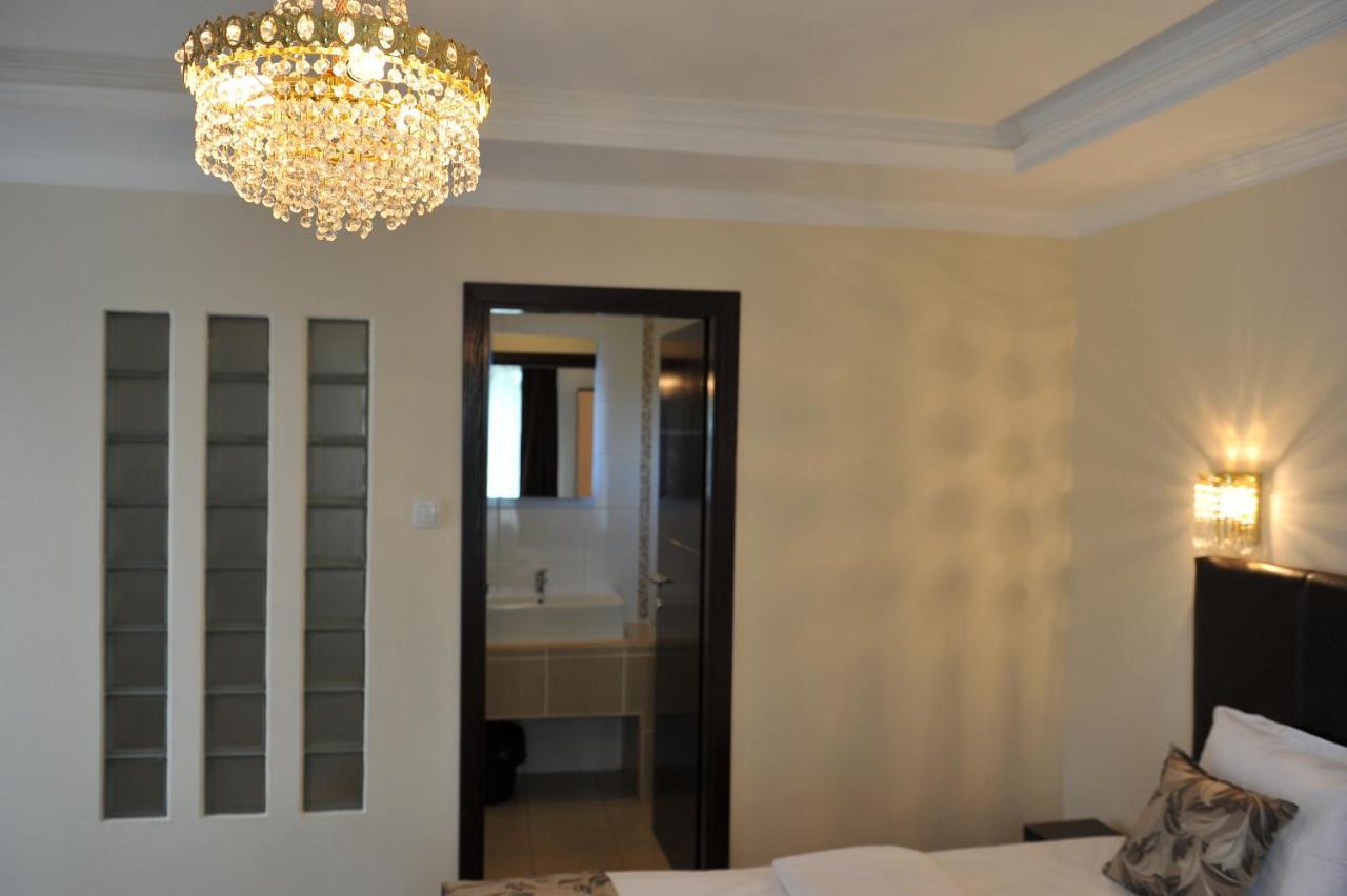 B&B Villa Pipacs Feketić Екстериор снимка