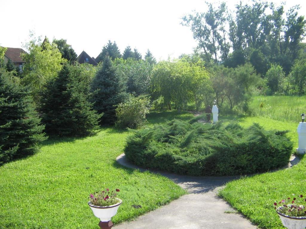 B&B Villa Pipacs Feketić Екстериор снимка
