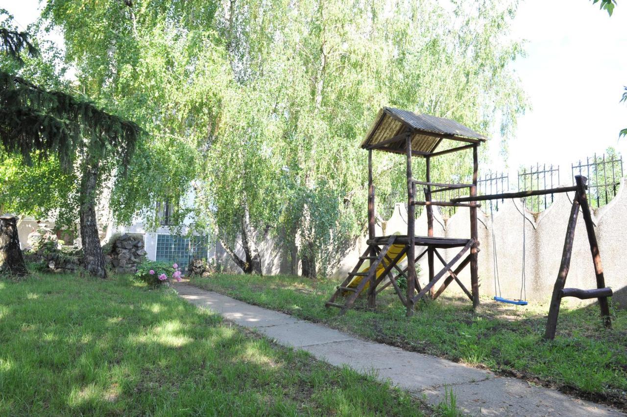 B&B Villa Pipacs Feketić Екстериор снимка